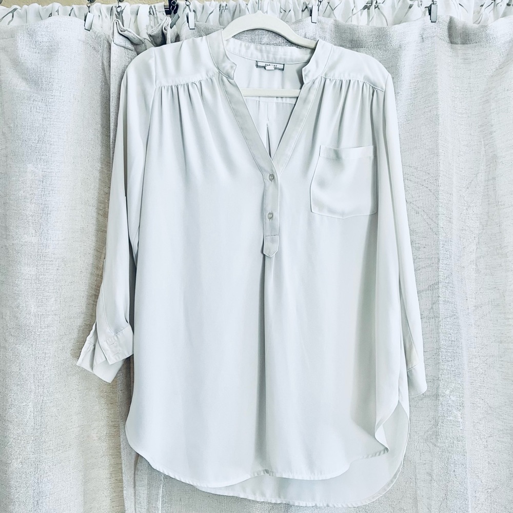 Womens ivory colored size XS dress shirt